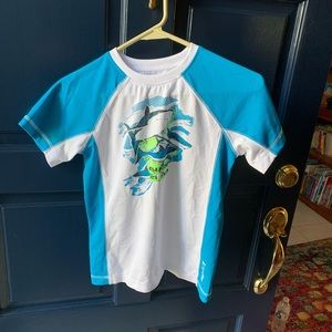 Boys size 7 zero posit swim shirt